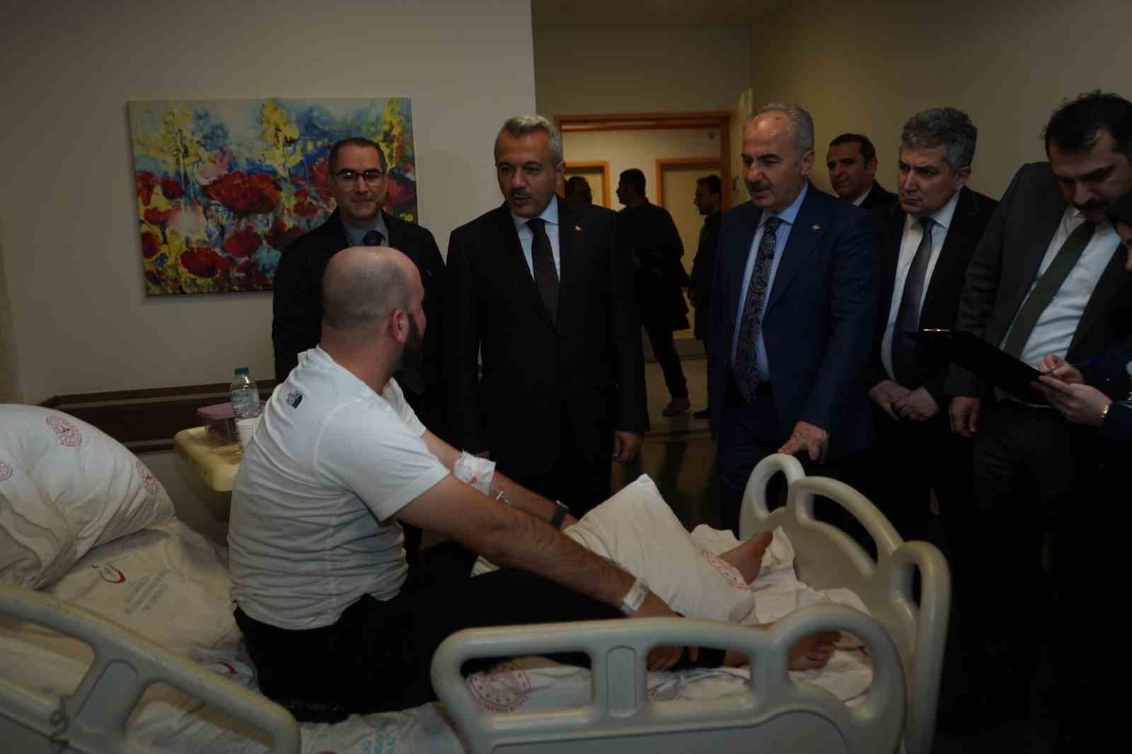 Rize protokolünden yeni yıla çalışarak girenlere ziyaret 8 rize protokolunden yeni yila calisarak girenlere ziyaret 4 XlvDiTOW