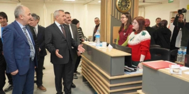 rize-protokolunden-yeni-yila-calisarak-girenlere-ziyaret-gASBtUye.jpg