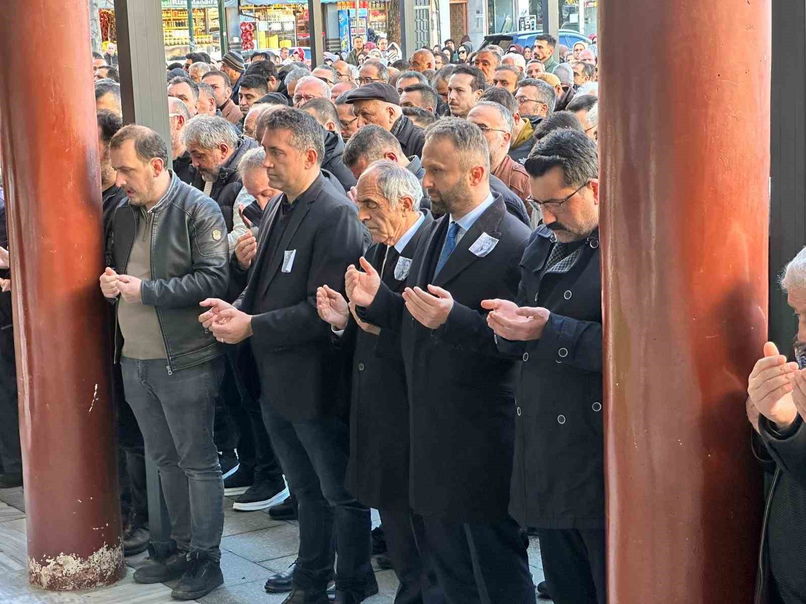 rizede 10 kattan duserek hayatini kaybeden akademisyen son yolculuguna ugurlandi 3 AaCBrN6t