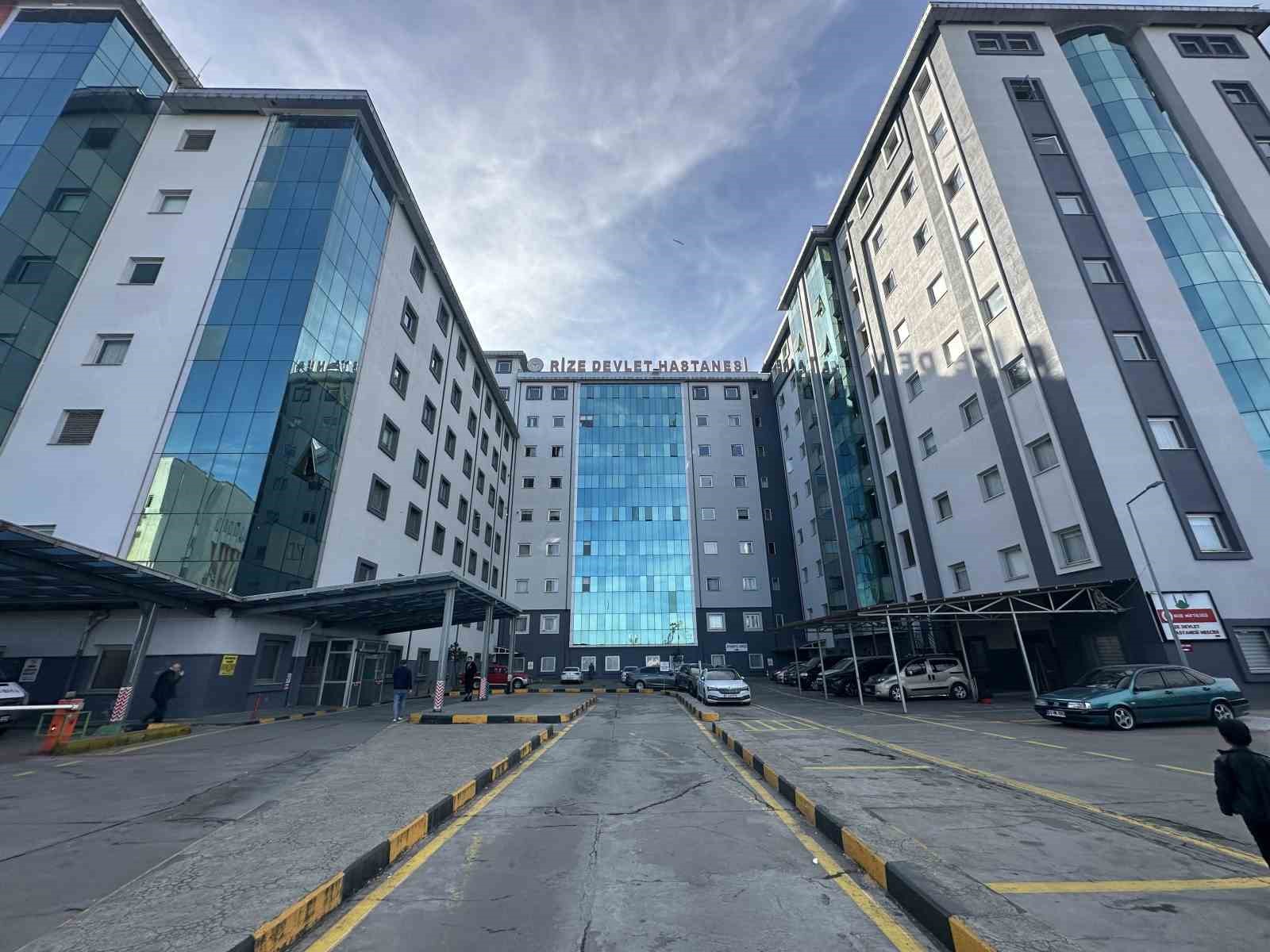 Rize’de 40 öğrenci yedikleri yemekten zehirlenerek hastaneye kaldırıldı 5 rizede 40 ogrenci yedikleri yemekten zehirlenerek hastaneye kaldirildi 1 Uz5uCjXe