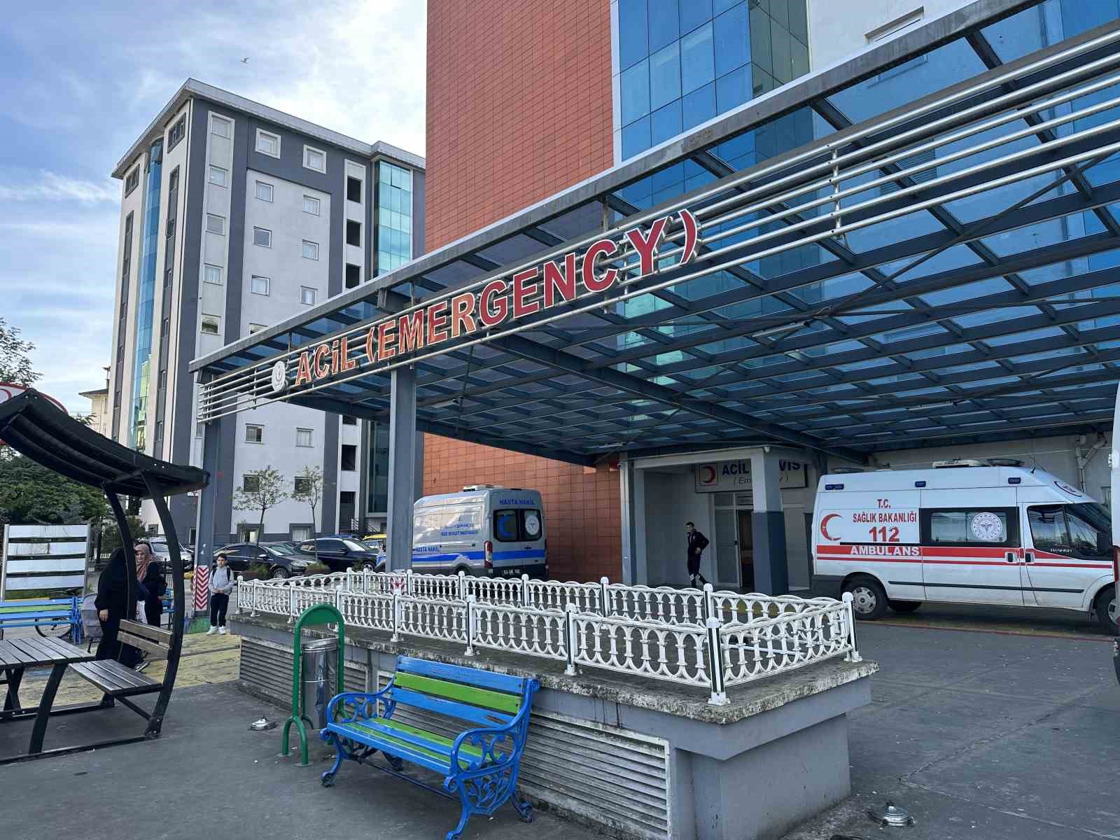 Rize’de 40 öğrenci yedikleri yemekten zehirlenerek hastaneye kaldırıldı 7 rizede 40 ogrenci yedikleri yemekten zehirlenerek hastaneye kaldirildi 3 aLJR5vpy