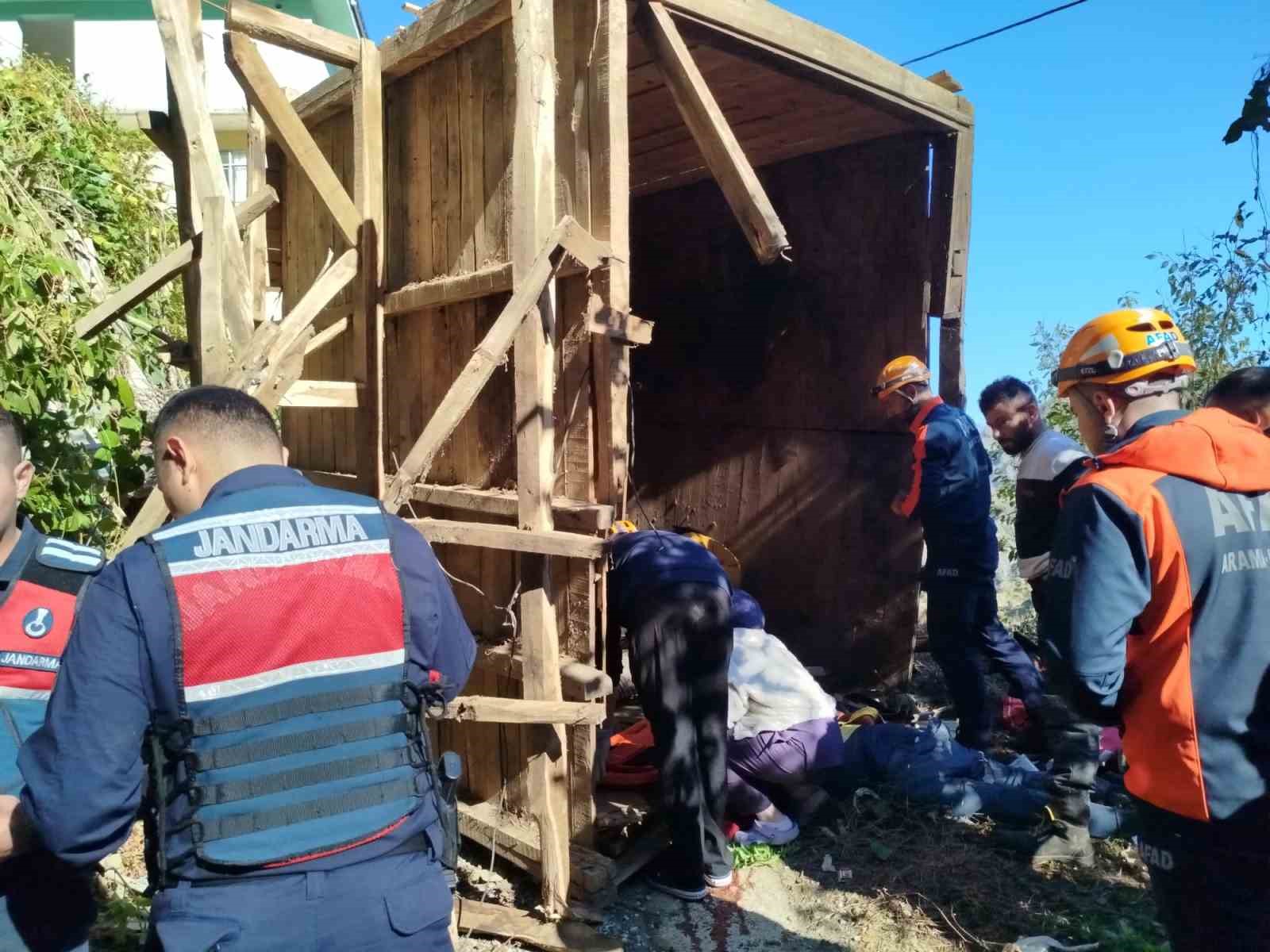 rizede ahsap yapi coktu 1 olu 2 yarali 0 ARpgbt3M