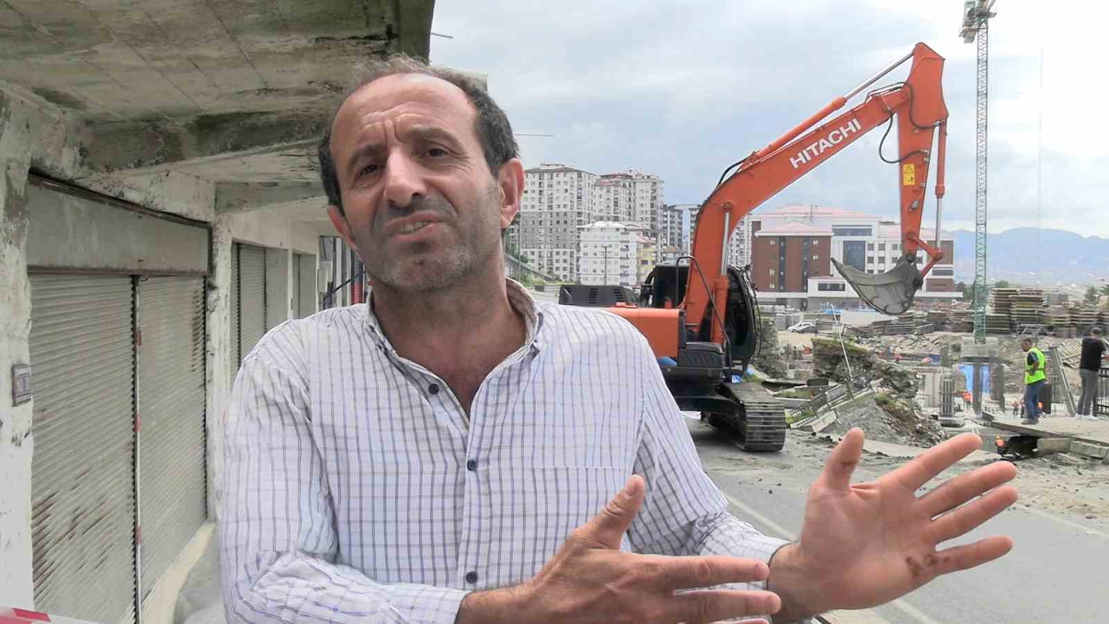 Rize’de çöken yolla ilgili tahliye edilen bina sakinleri "Biz uyarmıştık" dedi 5 rizede coken yolla ilgili tahliye edilen bina sakinleri biz uyarmistik dedi 1 ZIyK4GDI