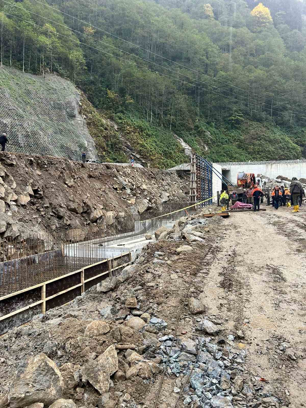 Rize’de duvar inşaatında kalıp çöktü: 5 işçi yaralı 5 rizede duvar insaatinda kalip coktu 5 isci yarali 1 eEp8pfZ5