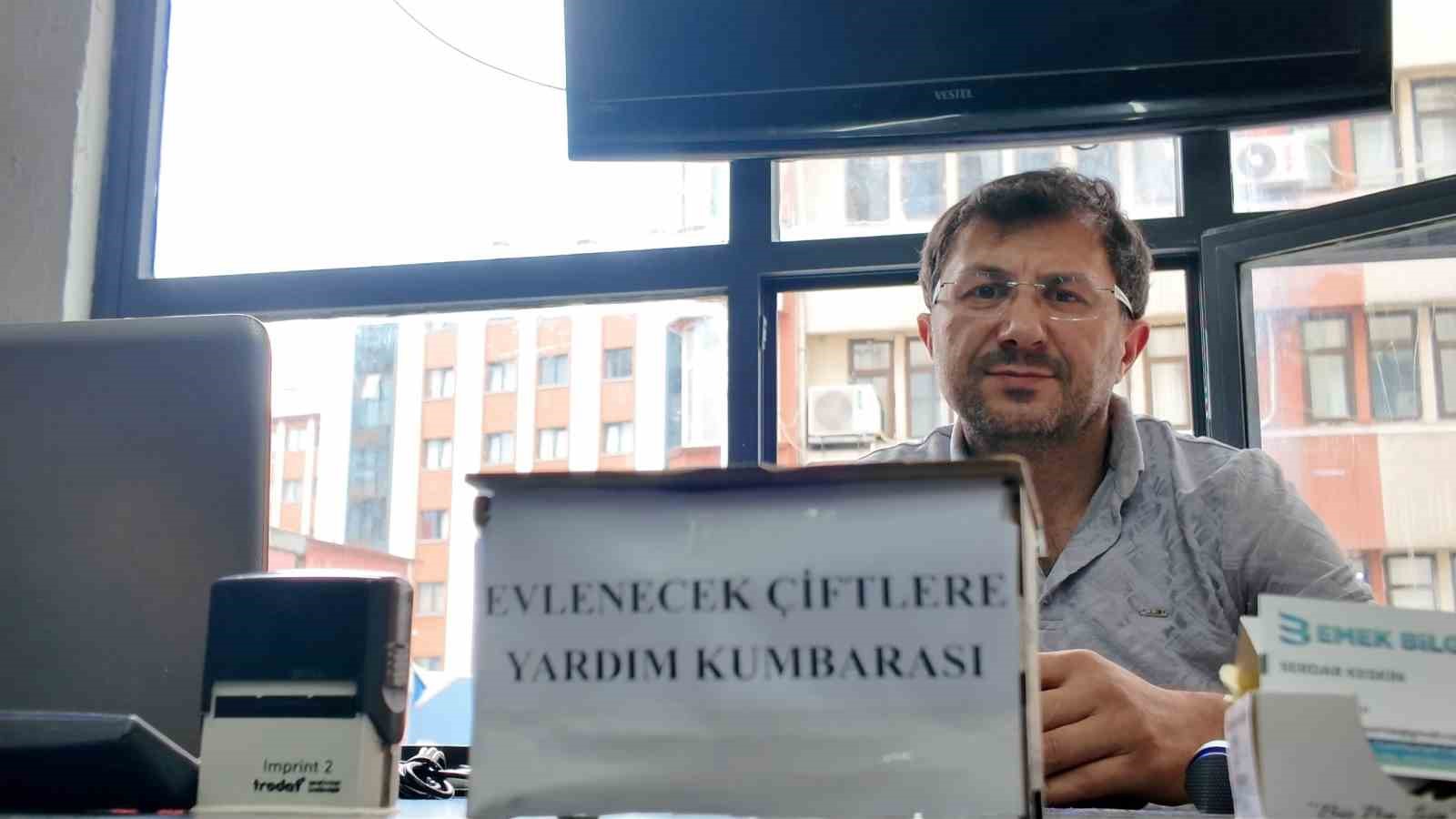 Rize’de esnaftan yeni evlenecek çiftlere "Kumbara" desteği 4 rizede esnaftan yeni evlenecek ciftlere kumbara destegi 0 4tpvLZwW