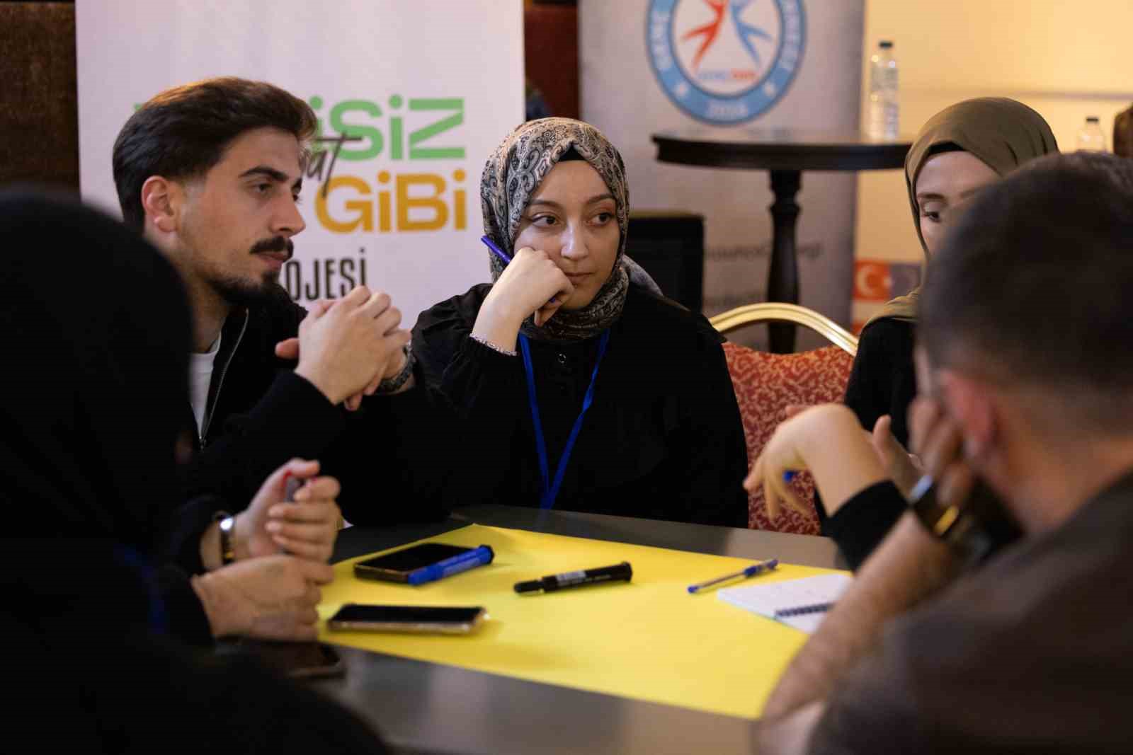 rizede genclerin sosyal medya bagimliligi arastiriliyor 1 qufGaMzb