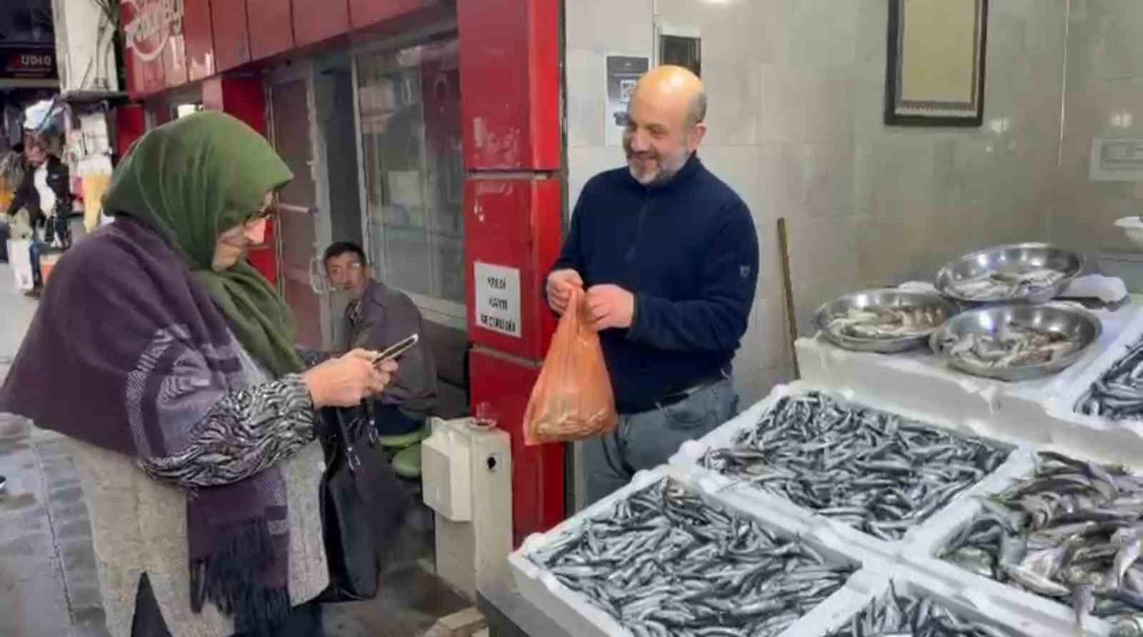 rizede hamsinin fiyati sevenlerinin yuzunu gulduruyor 1 vA7y1dfg