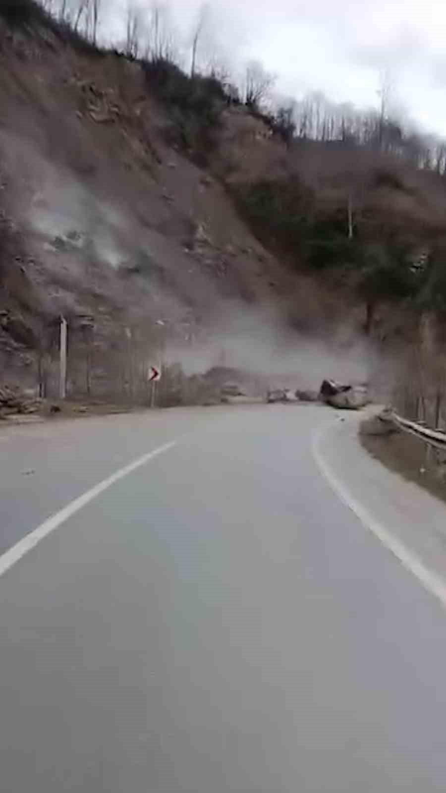 rizede heyelan koy yolunu ulasima kapatti 1 ZgtmqhOi