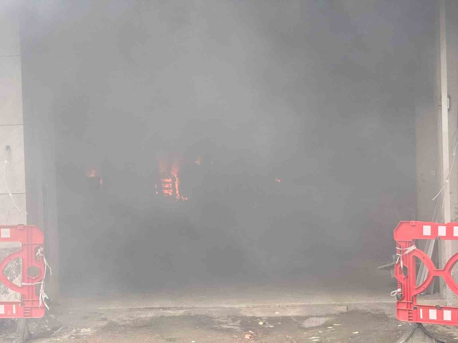 Rize’de inşaat alanında yangın 5 rizede insaat alaninda yangin 1 4tSJqVFk