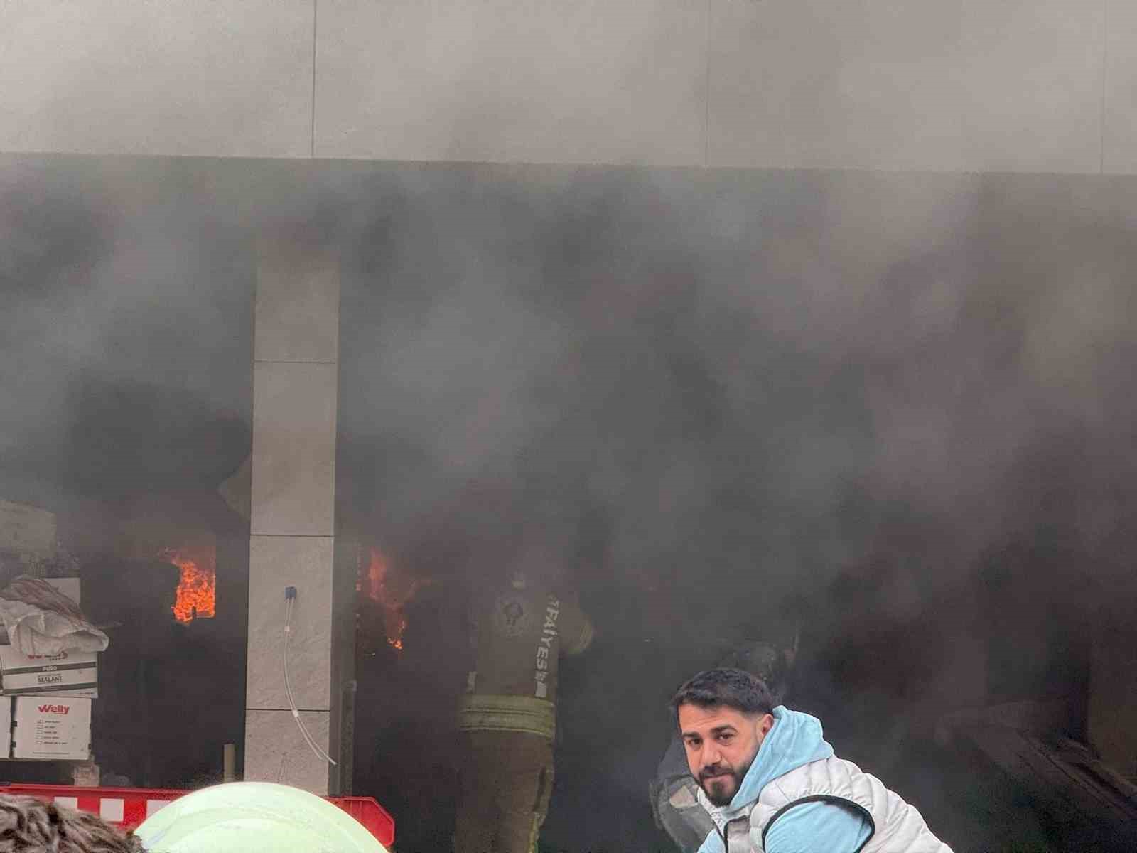 Rize’de inşaat alanında yangın 8 rizede insaat alaninda yangin 4 4RRmtLnn
