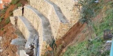 rizede-istinat-duvari-coktu-2-ev-tedbir-amacli-bosaltildi-8YlGDpyy.jpg