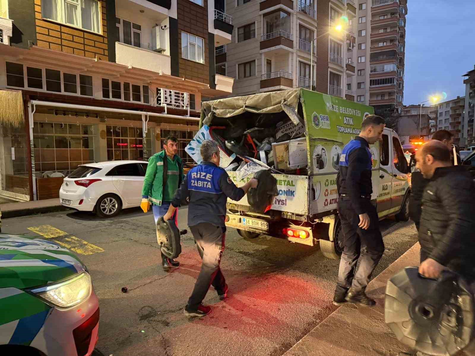 rizede kaldirim isgallerine yonelik reklam operasyonu 2