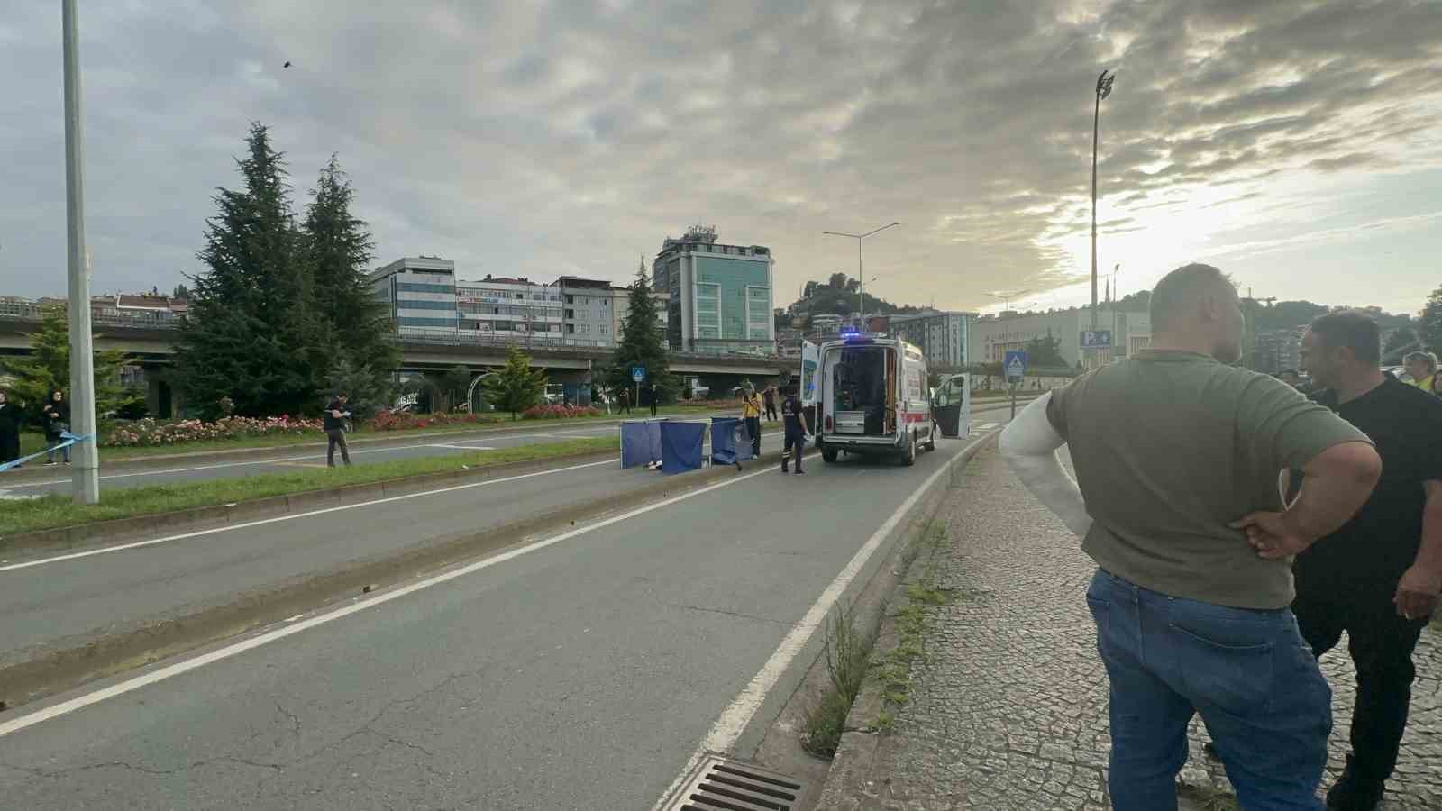 rizede kamyonetin carpip kactigi kadin hayatini kaybetti 1 zvXYbnN4