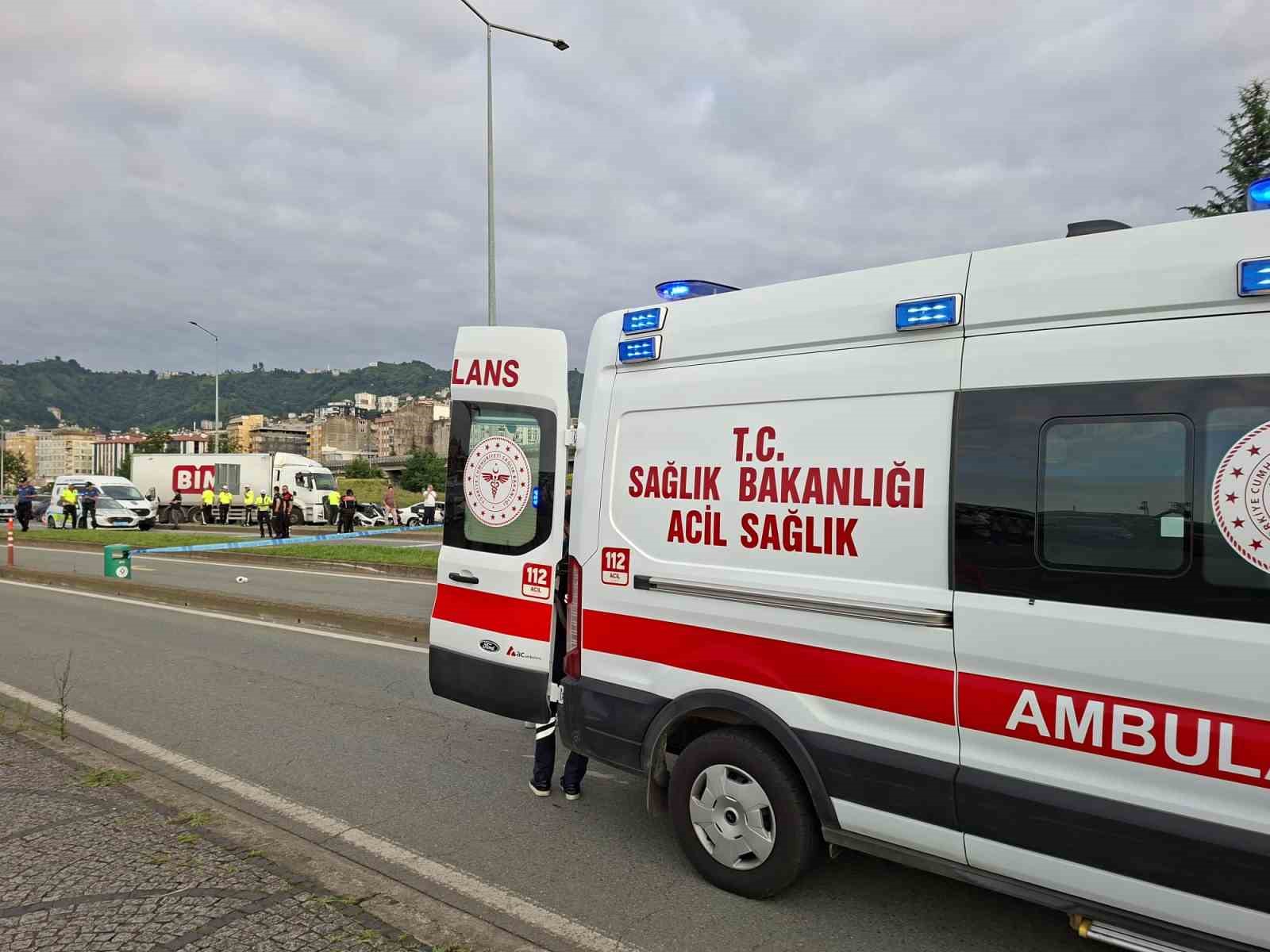 rizede kamyonetin carpip kactigi kadin hayatini kaybetti 4 OOqfyPba