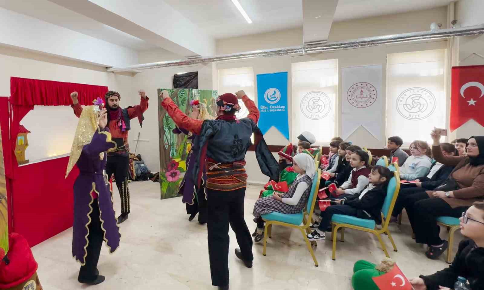 rizede ogrencilere karagoz ve hacivat gosterisi 3 wKaizn6v