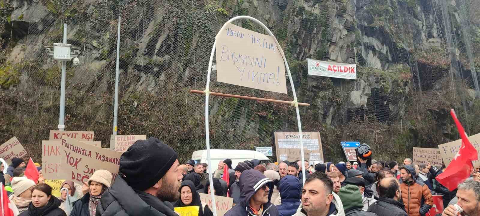 rizede ruhsatsiz turizm isletmecilerinden yikmayin protestosu 1 GMVJpnUP