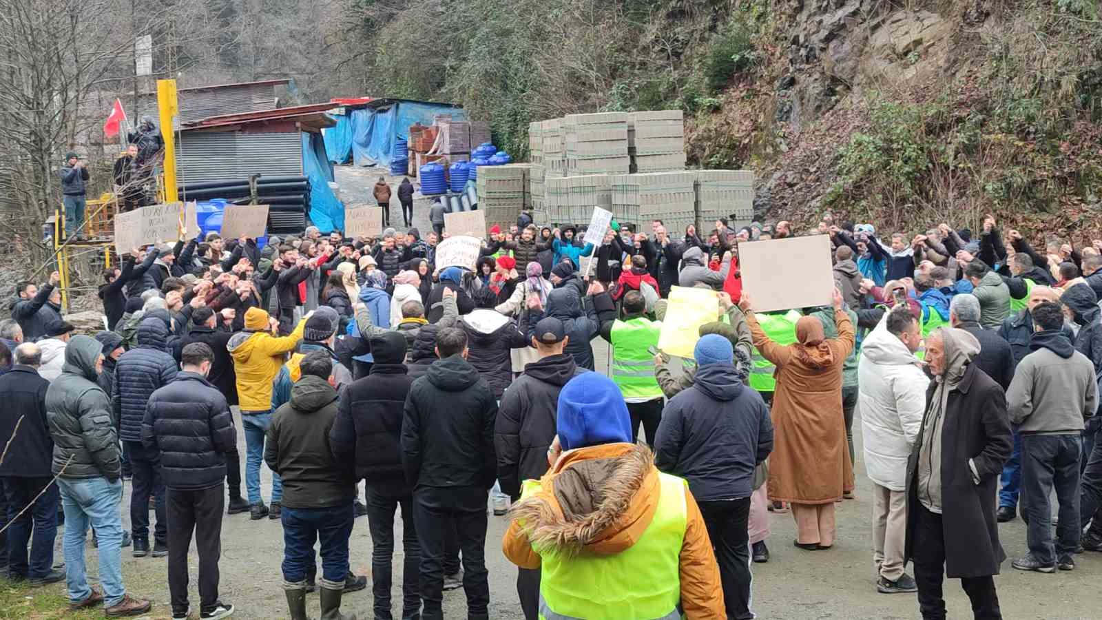 rizede ruhsatsiz turizm isletmecilerinden yikmayin protestosu 4 JOApuZUT