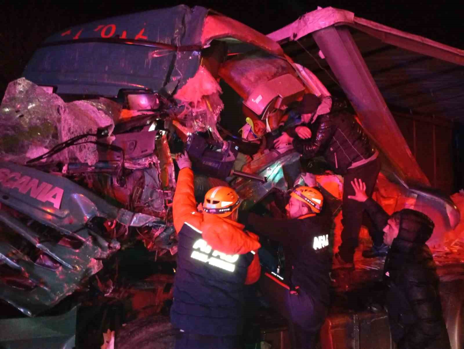 Rize’de tır kazası: 1 yaralı 7 rizede tir kazasi 1 yarali 3 mXySFaYM