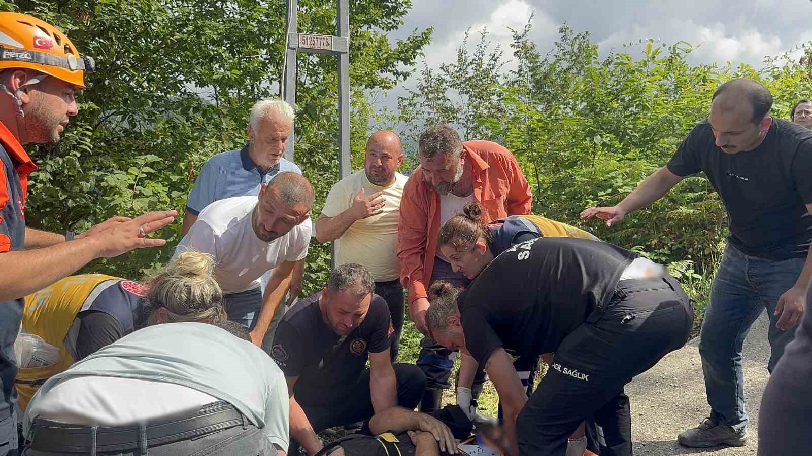 rizede ucuruma yuvarlanan is makinesinin operatoru yaralandi 3 EQDBTyuW
