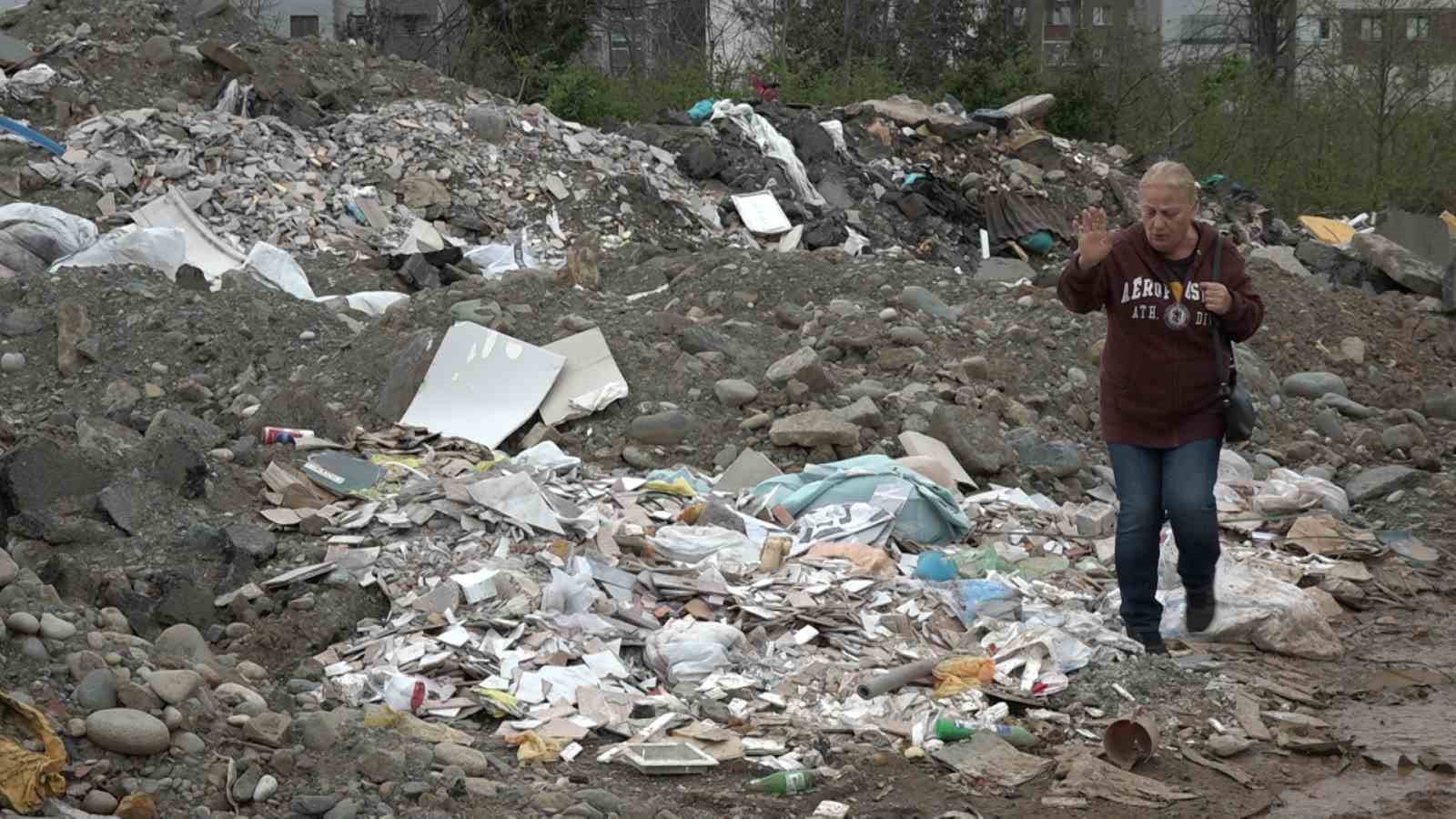 rizede vahsi cop depolama sahasi vatandaslari canindan bezdirdi 3 cj3PTi1m