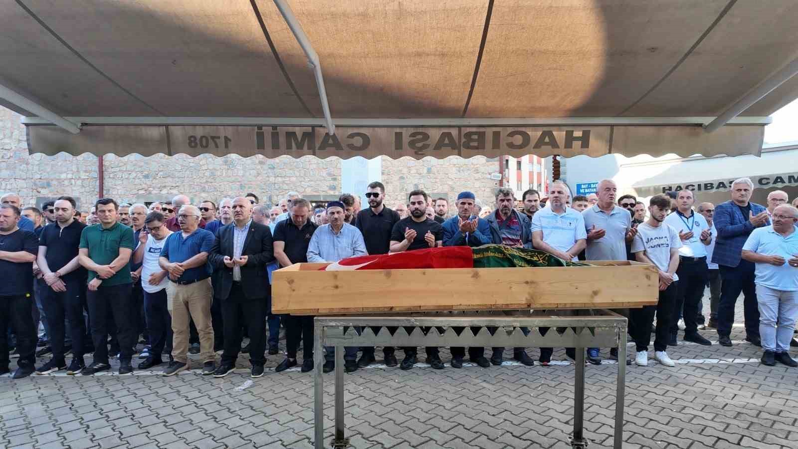 rizedeki feci kazada hayatini kaybedenler topraga verildi 2