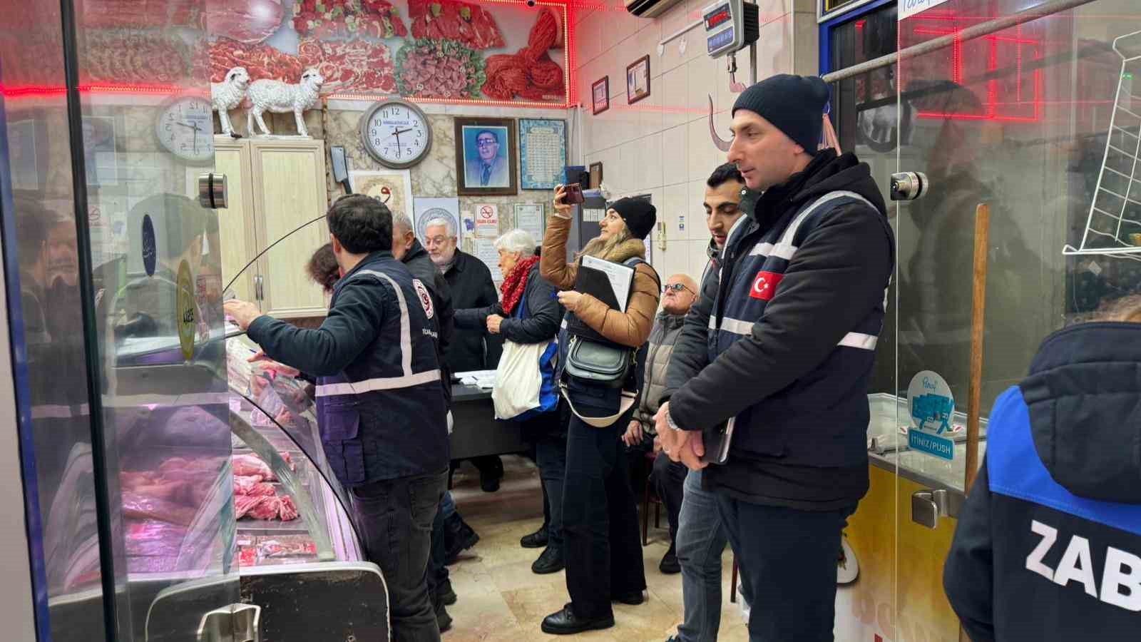 rizeli kasaptan yeni et fiyatlarina tepki beni yeni fiyatlari fazla buldum firsatcilik yapmamak lazim Y8nW8igW