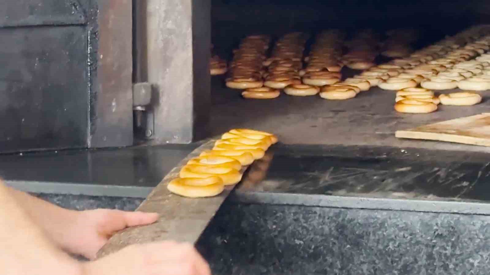 Rizelilerin vazgeçilmezi ’susamsız simit’ Cumhurbaşkanı Erdoğan’la gündeme geldi 5 rizelilerin vazgecilmezi susamsiz simit cumhurbaskani erdoganla gundeme geldi 1