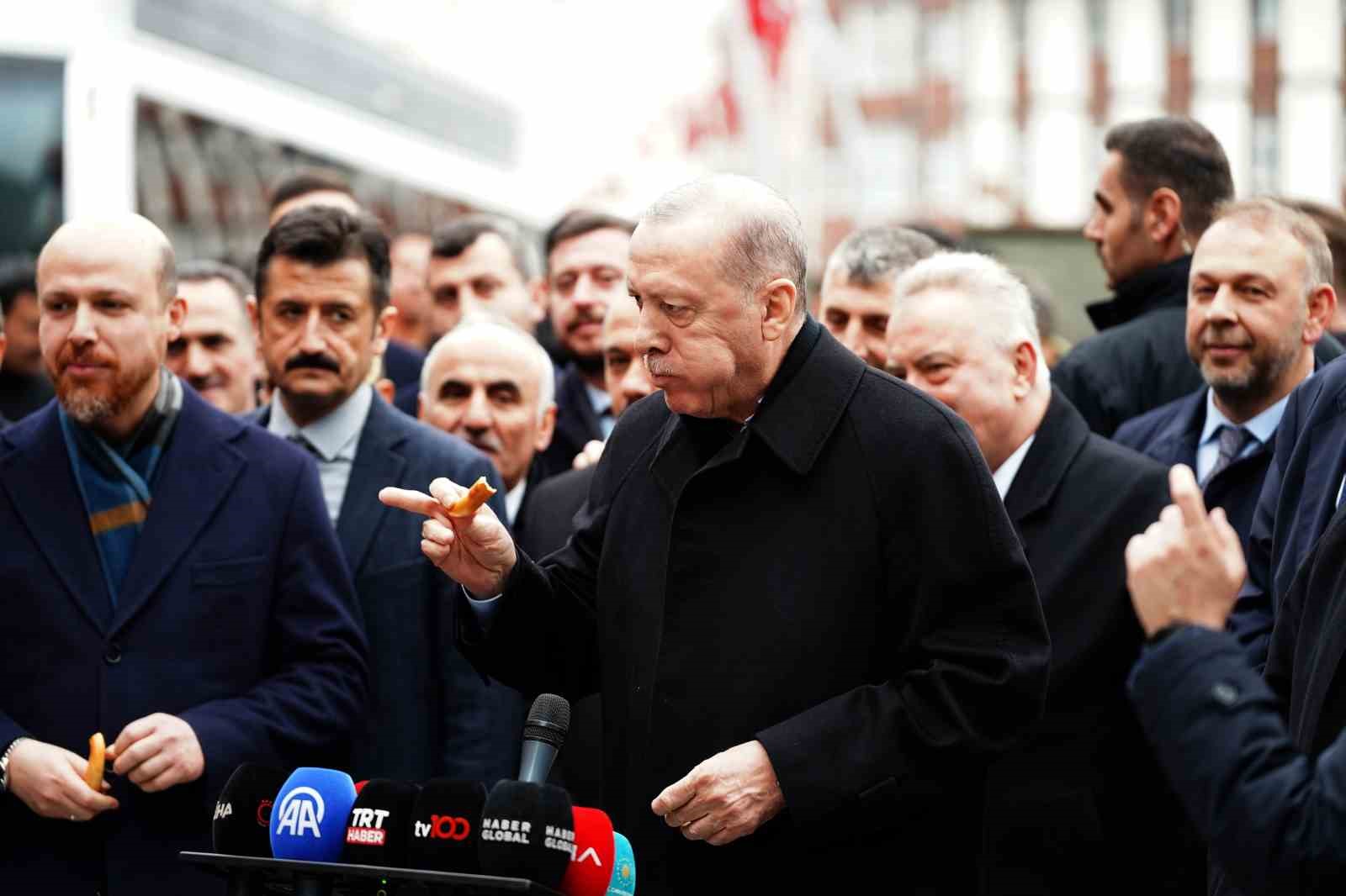 Rizelilerin vazgeçilmezi ’susamsız simit’ Cumhurbaşkanı Erdoğan’la gündeme geldi 12 rizelilerin vazgecilmezi susamsiz simit cumhurbaskani erdoganla gundeme geldi 8 lIBKTtc7