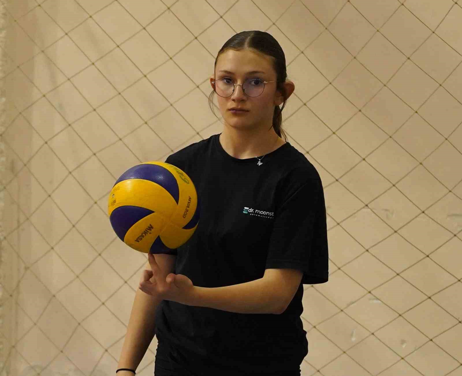 Rize’nin genç voleybolcuları, gözünü Anadolu Yıldızlar Ligi kupasına dikti 4 rizenin genc voleybolculari gozunu anadolu yildizlar ligi kupasina dikti 0 FlUU54eR