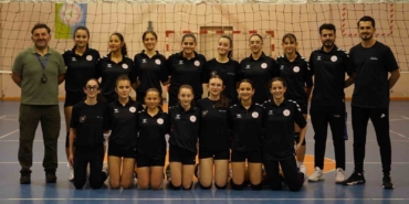 rizenin-genc-voleybolculari-gozunu-anadolu-yildizlar-ligi-kupasina-dikti-q8f5sU9S.jpg