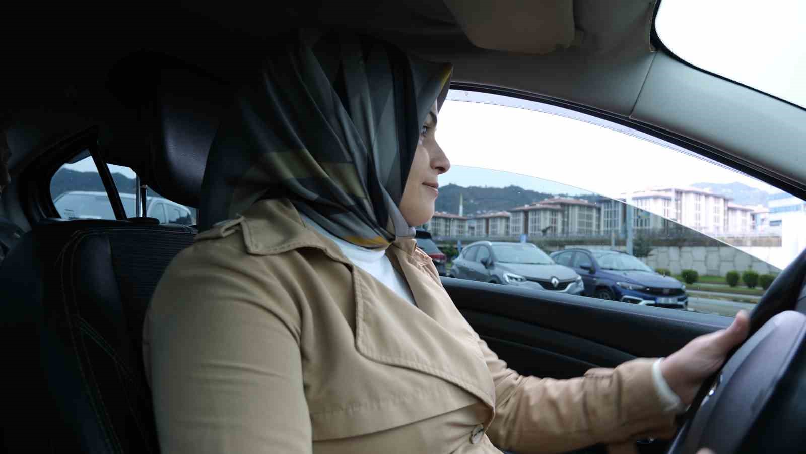 rizenin kadin taksi soforu takdir goruyor 1 qODXsvC3