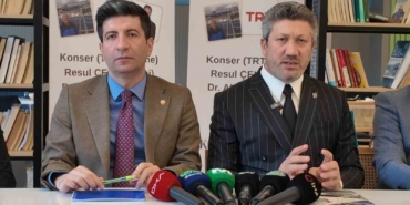 rizenin-parlayan-yildizi-handuzu-yaylasinda-ince-elenip-sik-dokunuyor-Wf51rMVv.jpg