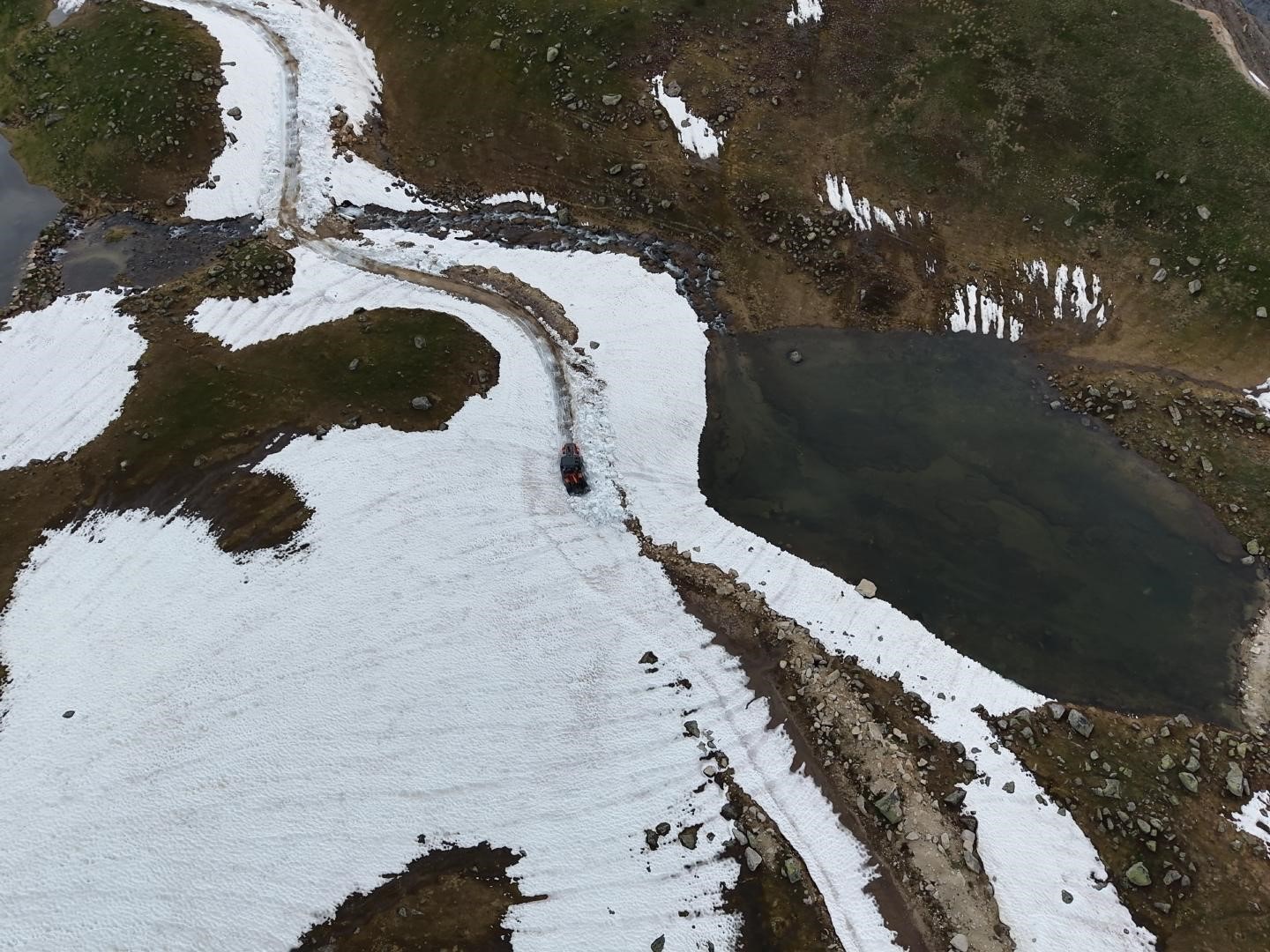 rizenin yayla yollarinda kar temizleme calismasi devam ediyor 1