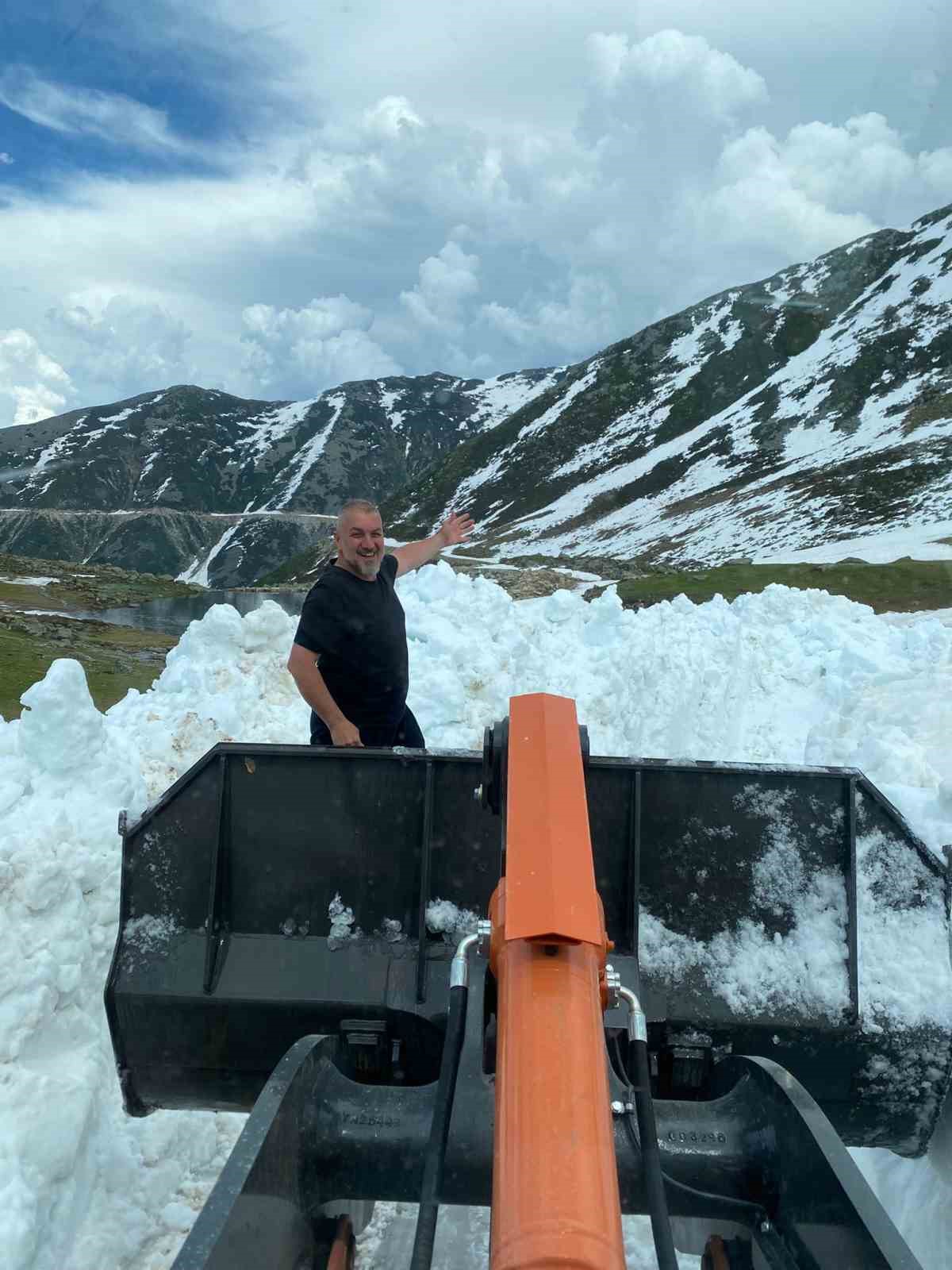 rizenin yayla yollarinda kar temizleme calismasi devam ediyor 2 t61yfBKz