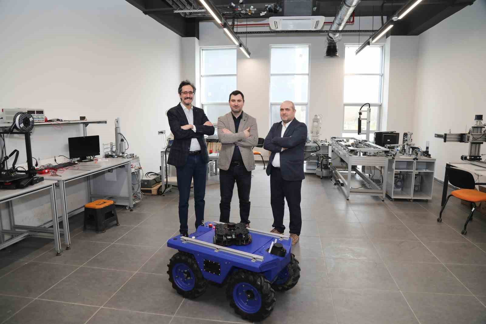 Robotlar artık görevleri kendileri paylaşacak: BTÜ’den yapay zekâ destekli yenilik 4 robotlar artik gorevleri kendileri paylasacak btuden yapay zek destekli yenilik 0 ifJ6H4aZ