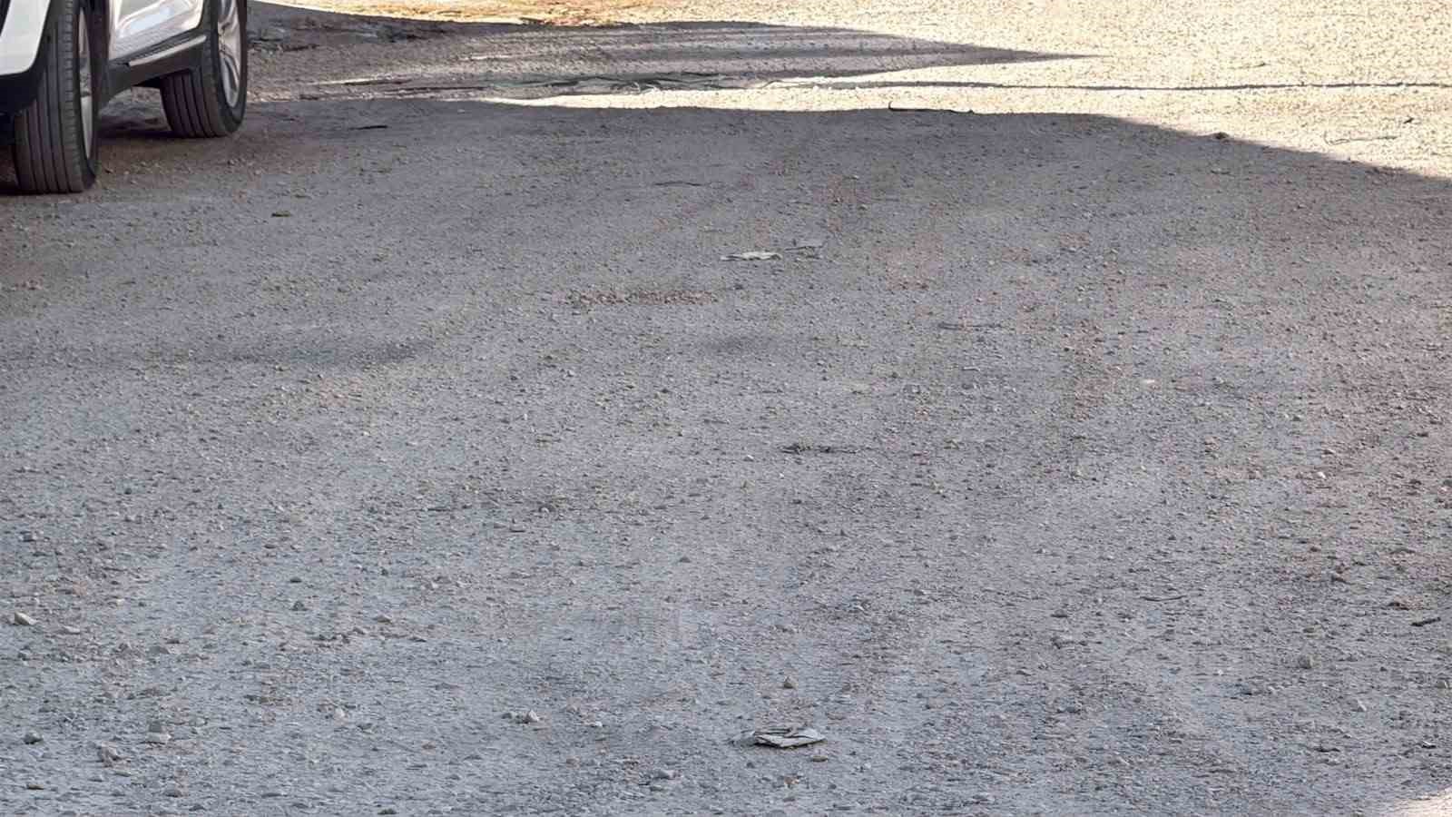 Rögar kapağı nedeniyle alın teriyle aldığı aracının airbagleri patladı 6 rogar kapagi nedeniyle alin teriyle aldigi aracinin airbagleri patladi 2