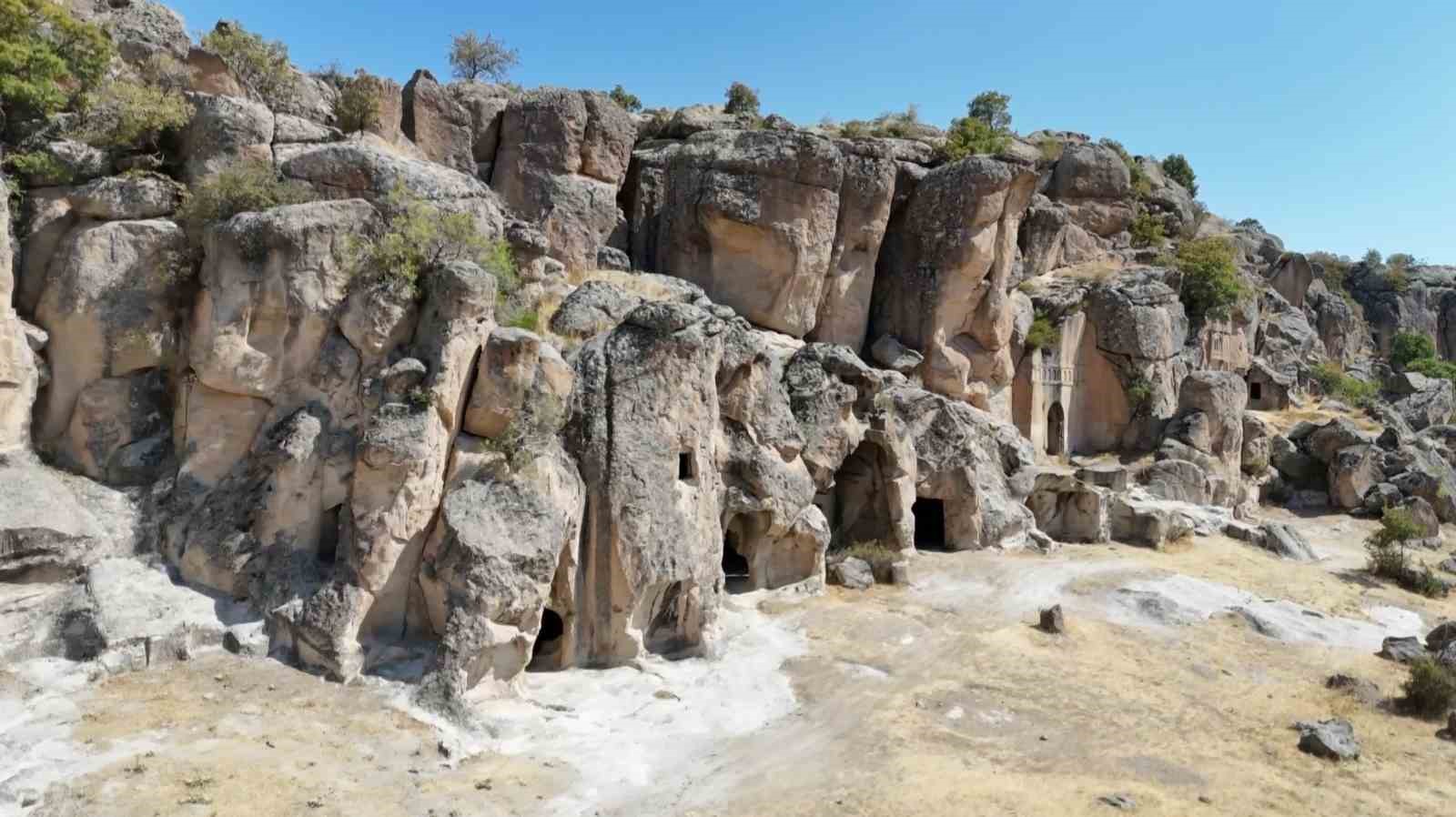 Roma ve Bizans’ın izlerini taşıyan Manastır Vadisi ziyaretçilerin ilgi odağı 5 roma ve bizansin izlerini tasiyan manastir vadisi ziyaretcilerin ilgi odagi 1