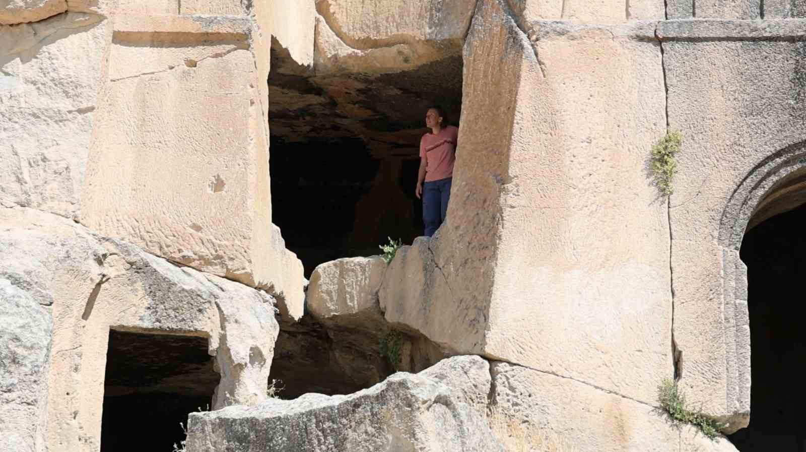 Roma ve Bizans’ın izlerini taşıyan Manastır Vadisi ziyaretçilerin ilgi odağı 10 roma ve bizansin izlerini tasiyan manastir vadisi ziyaretcilerin ilgi odagi 6