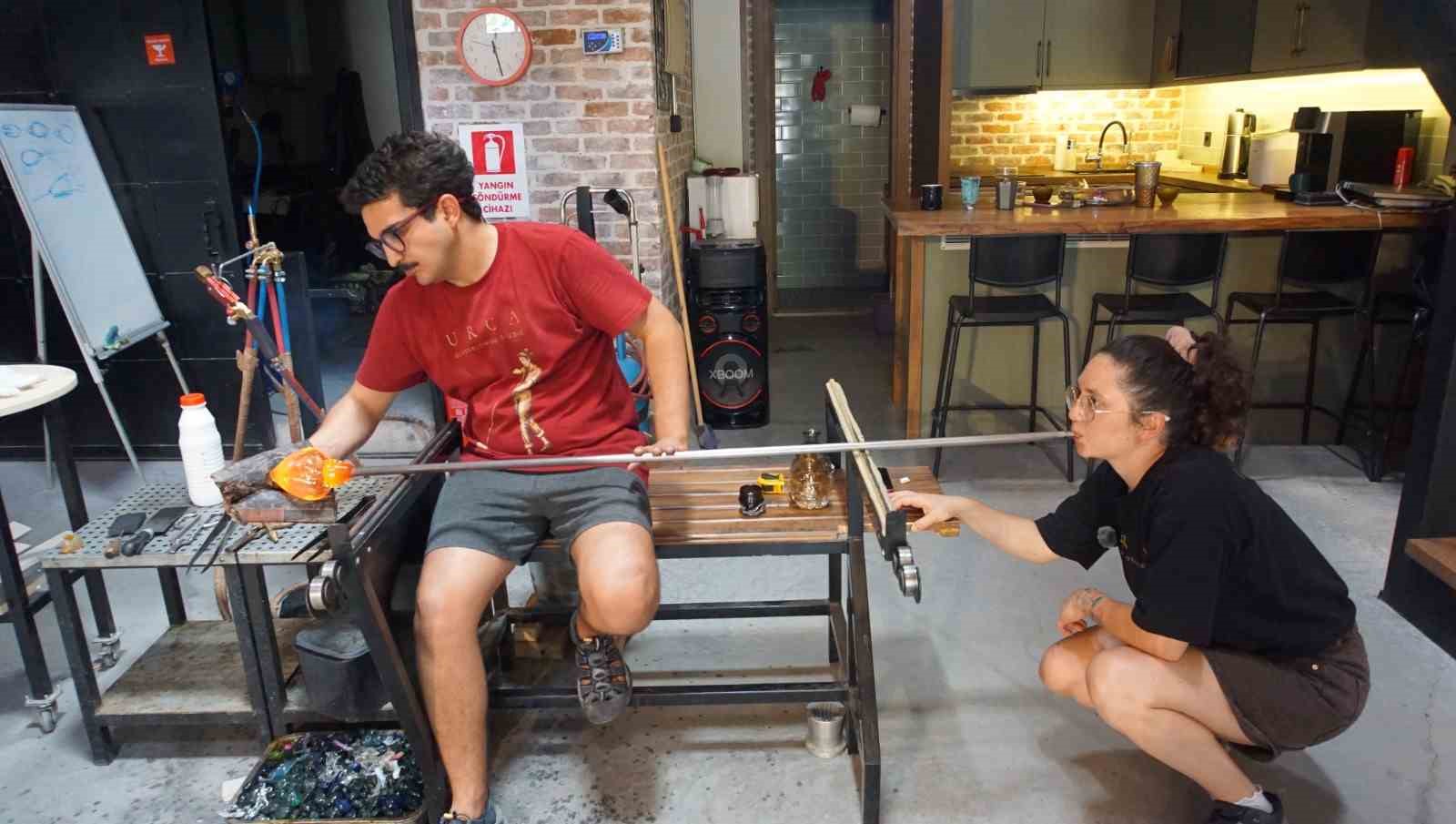 Roma yöntemiyle bin 190 derecelik cam sanatı 4 roma yontemiyle bin 190 derecelik cam sanati 0 ODFMrvni