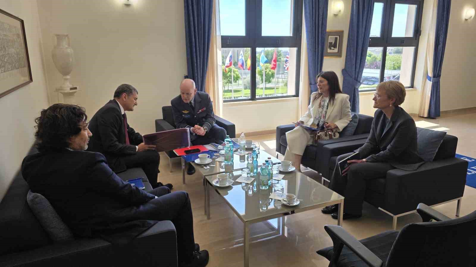 Roma’da "Değişen Güvenlik Ortamında NATO ve Türkiye: Uyum, İşbirliği ve Gelecek Perspektifleri" paneli 5 romada degisen guvenlik ortaminda nato ve turkiye uyum isbirligi ve gelecek perspektifleri paneli 1 679GtlaV
