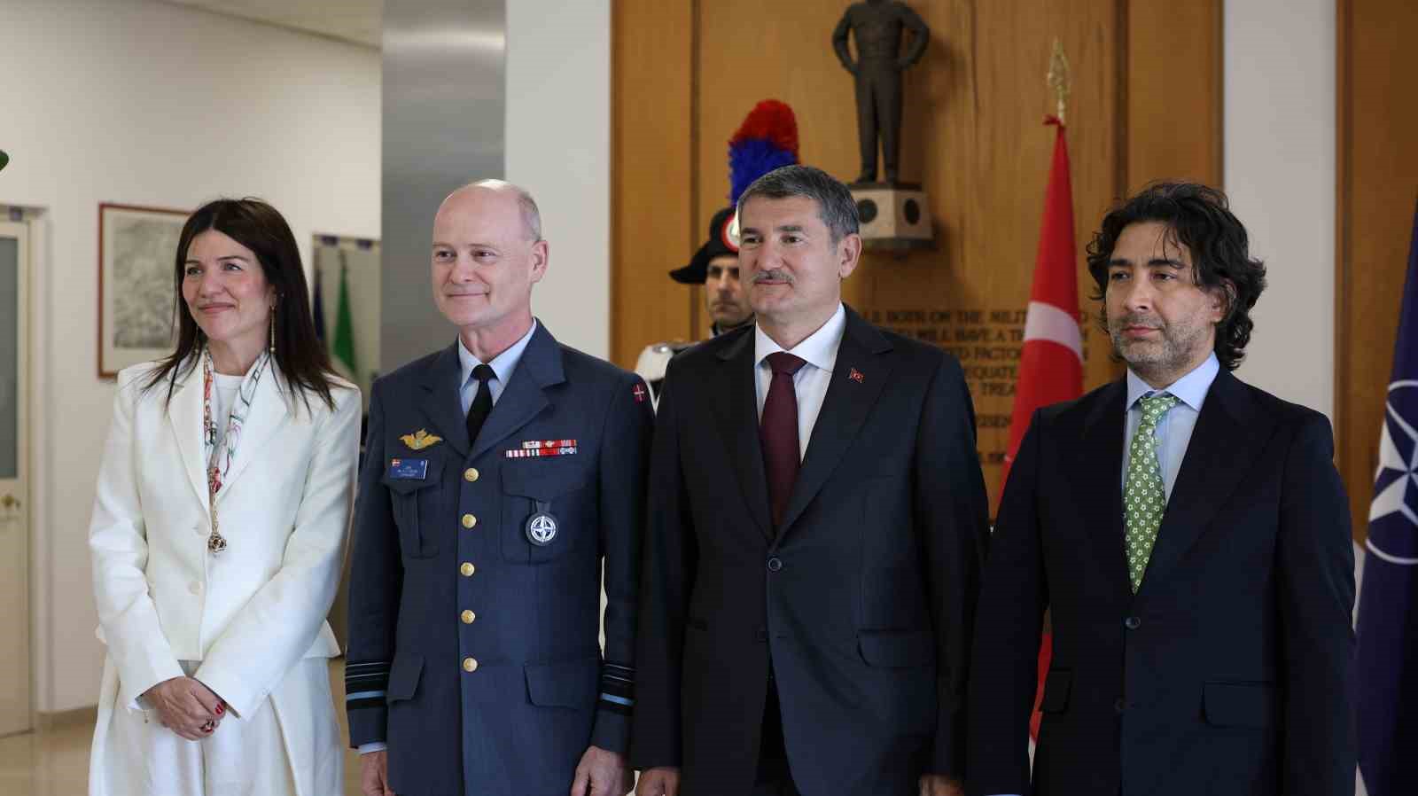 Roma’da "Değişen Güvenlik Ortamında NATO ve Türkiye: Uyum, İşbirliği ve Gelecek Perspektifleri" paneli 7 romada degisen guvenlik ortaminda nato ve turkiye uyum isbirligi ve gelecek perspektifleri paneli 3 OvUWEafa