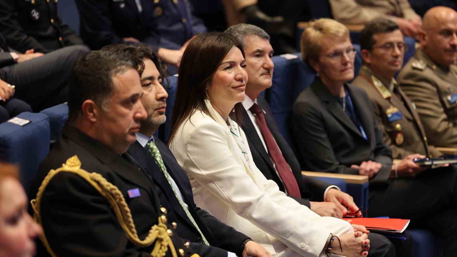 Roma’da "Değişen Güvenlik Ortamında NATO ve Türkiye: Uyum, İşbirliği ve Gelecek Perspektifleri" paneli 9 romada degisen guvenlik ortaminda nato ve turkiye uyum isbirligi ve gelecek perspektifleri paneli 5 Ia2vCG9Q