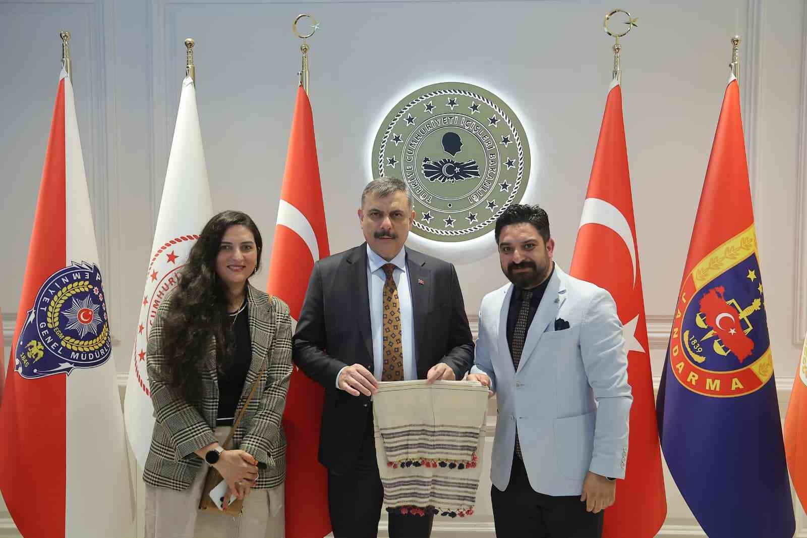 Roman toplumunun beklenti ve talepleri Bakanlık’ta ele alındı 6 roman toplumunun beklenti ve talepleri bakanlikta ele alindi 2 M2C1yGMq