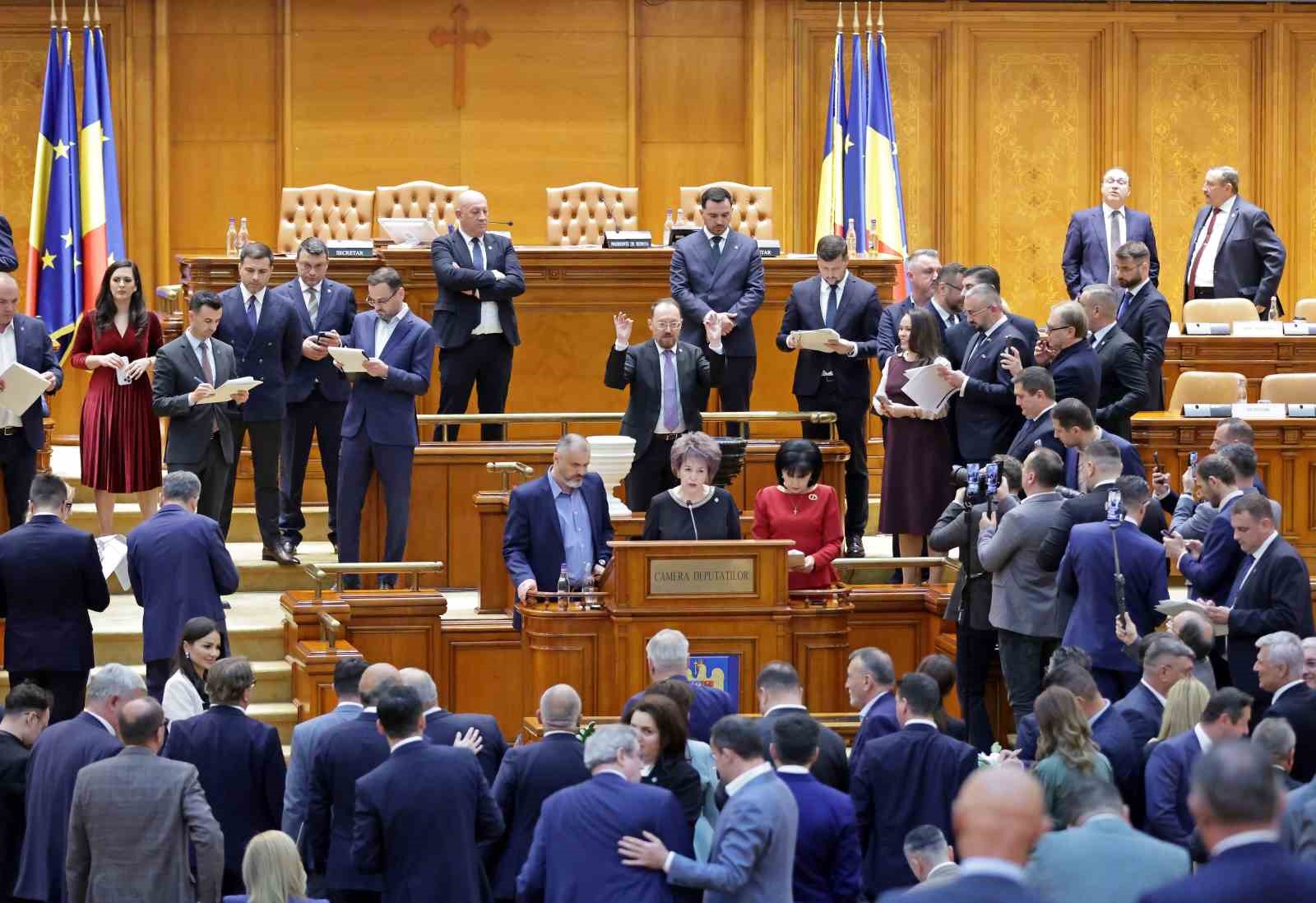 romanyada avrupa yanlisi hukumet dustu 4 DBzJZp2Q