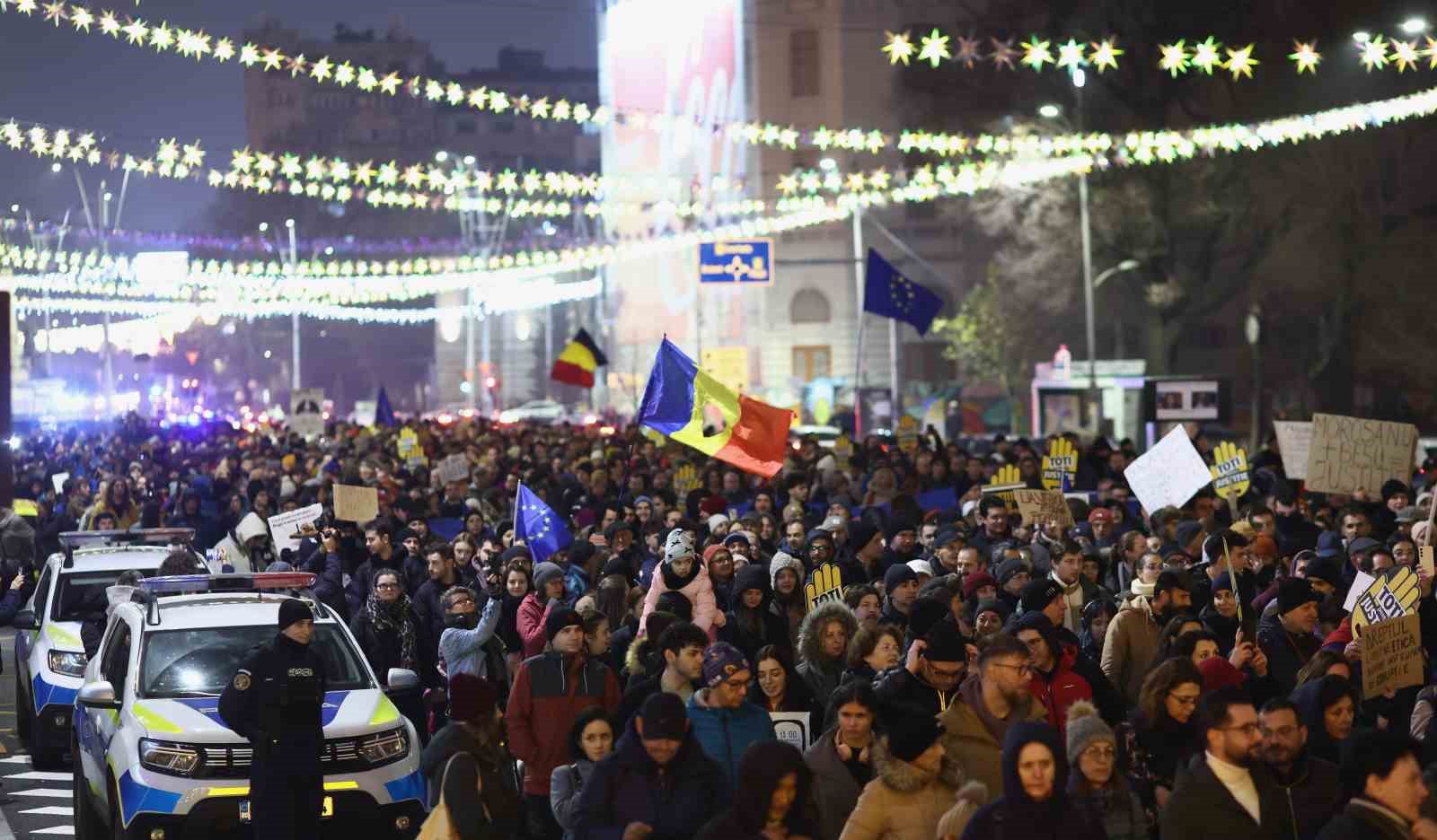 romanyada binlerce kisi yargidaki usulsuzlukleri protesto etti 1 wdfqrTj8
