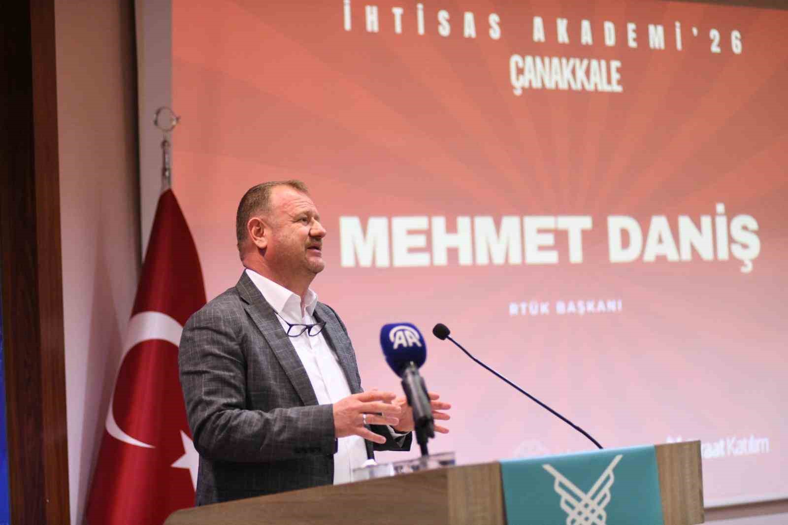 rtuk baskani danis hem cok izleyen hem az suzen bir nesil tehdidiyle karsi karsiyayiz