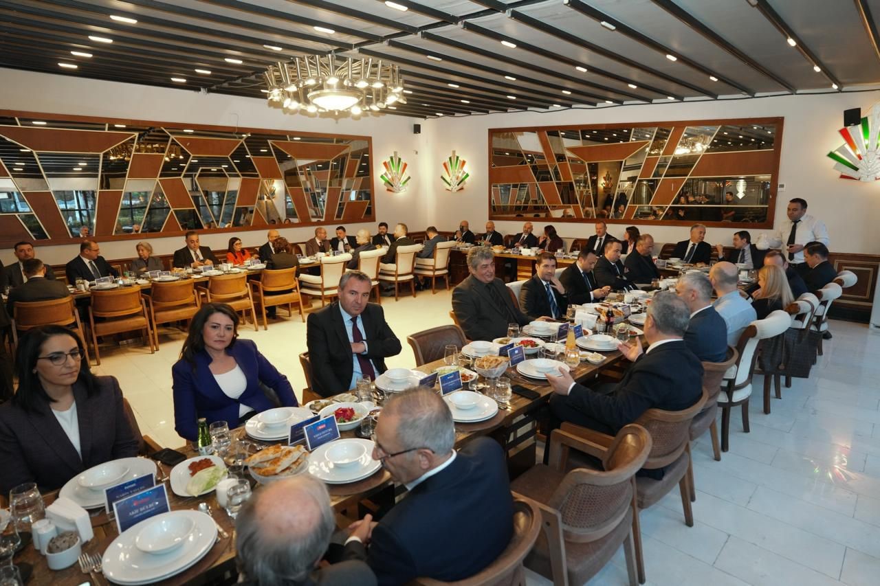 rtuk baskani mehmet danis ve kurul uyeleri medya temsilcileriyle iftar programinda bulustu 0 1McSMJVE