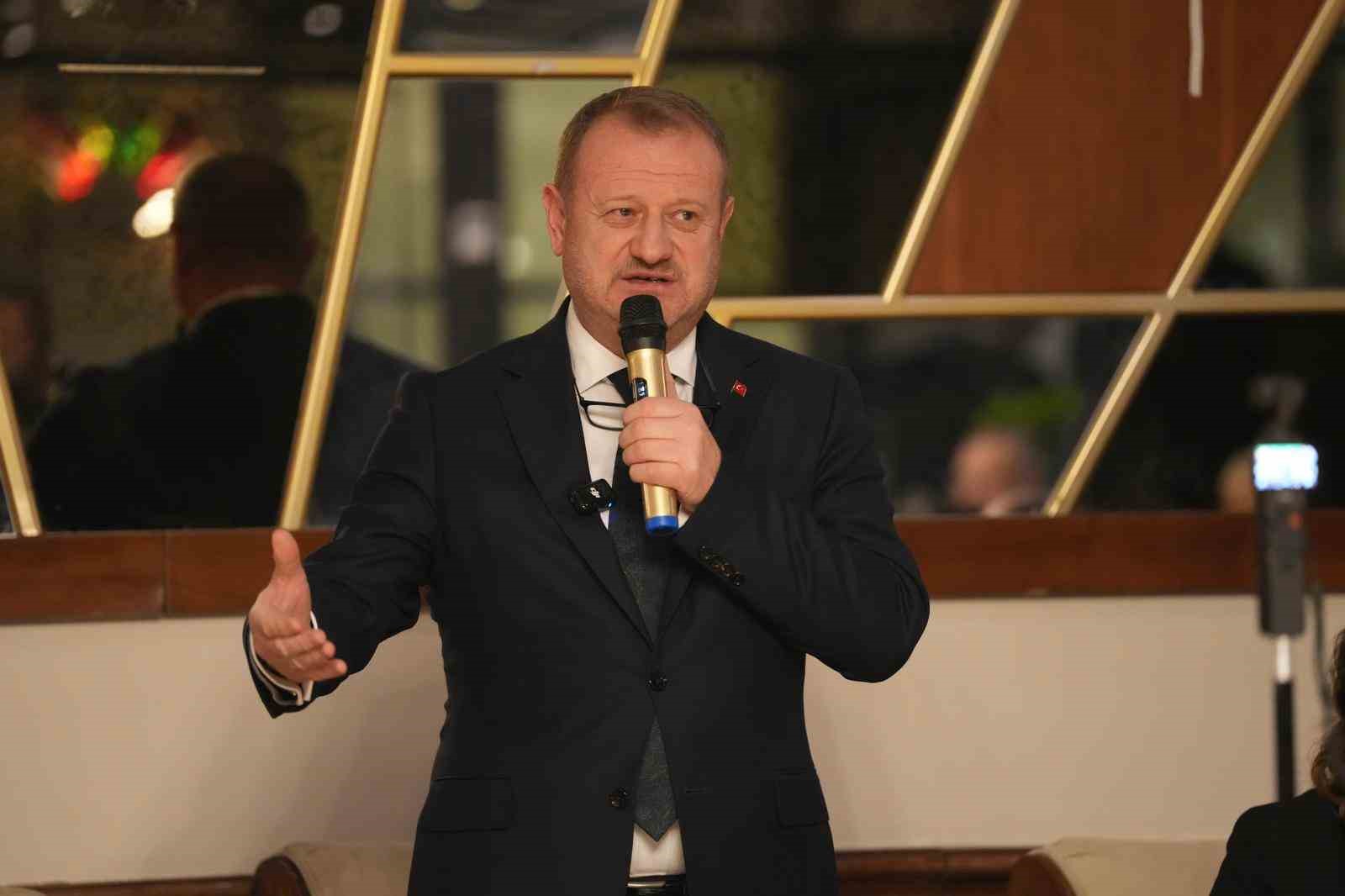 rtuk baskani mehmet danis ve kurul uyeleri medya temsilcileriyle iftar programinda bulustu 3 KEpkPBZ2
