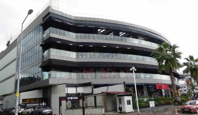 ruhsati-iptal-edilen-citymall-avmde-muhurleme-krizi-mahkeme-son-dakika-durdurdu-GicJgbnP.jpg