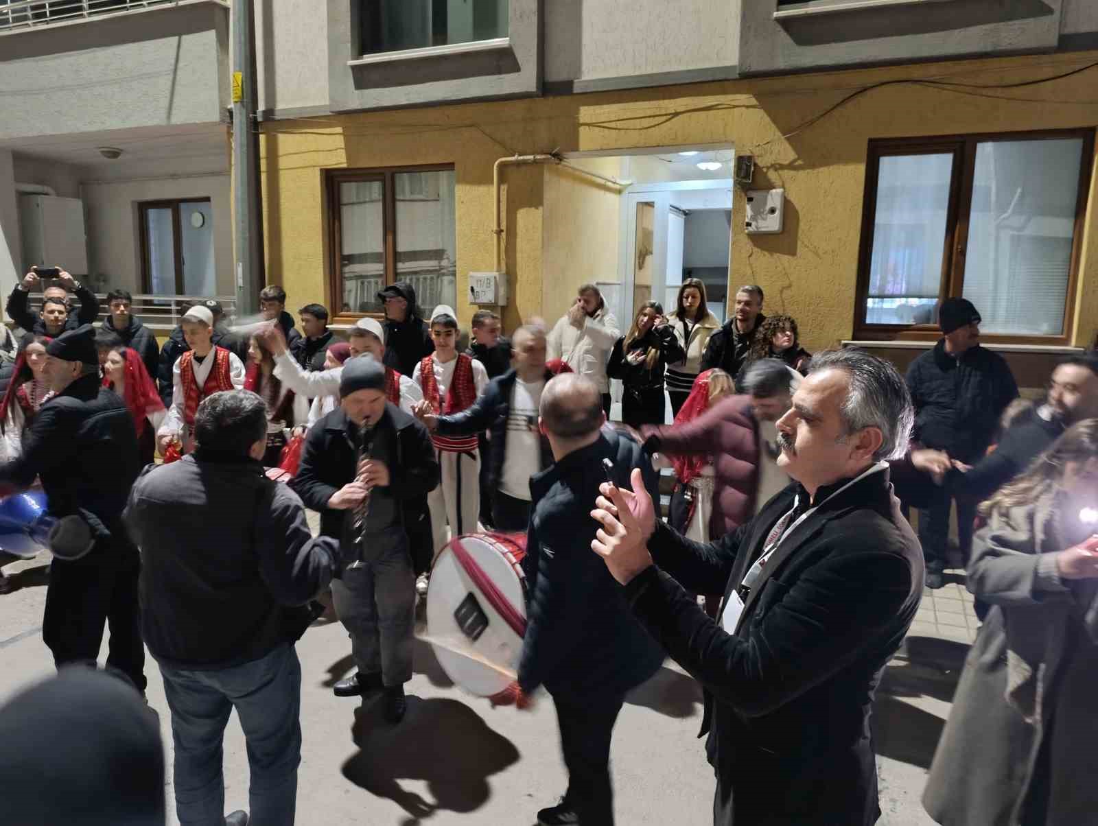 rumeli gelenegi bursada sahura renk katti 3